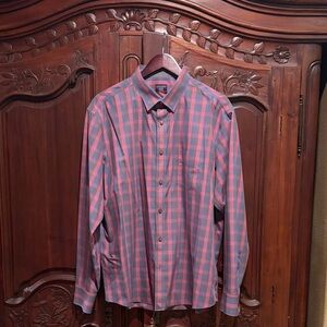 UNTUCKit Men's Red and Blue Plaid Button-Down Shirt